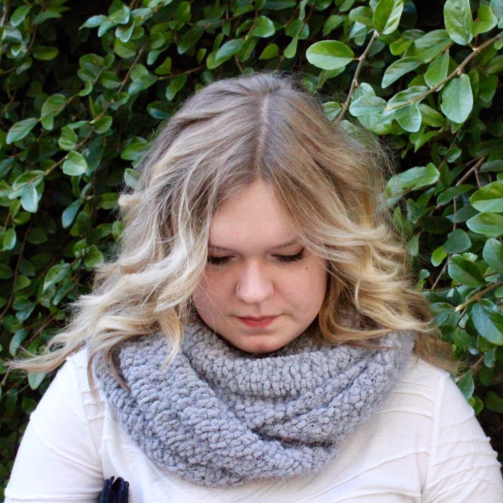 Meet your Posher, Macie